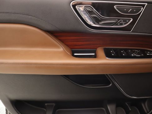 Used 2024 Lincoln Navigator Reserve w/ Monochromatic Package image 18