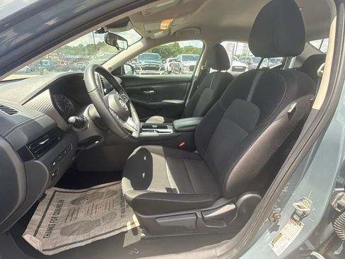 Used 2025 Nissan Sentra SV w/ All-Weather Package FWD image 11