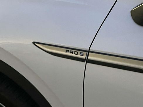 Used 2023 Volkswagen ID.4 Pro S image 5