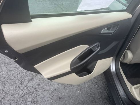 Used 2014 Ford Focus SE image 22