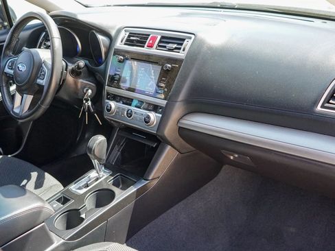 Used 2017 Subaru Outback 2.5i Premium image 32