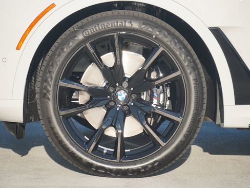 Used 2026 BMW X7 M60i w/ Climate Comfort Package AWD/4WD image 5