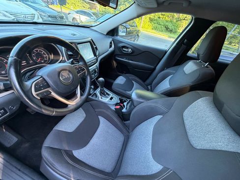 Used 2014 Jeep Cherokee Latitude w/ Comfort/Convenience Group FWD image 19