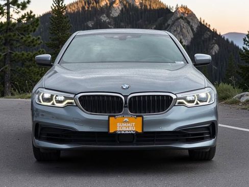 Used 2020 BMW 540i w/ Executive Package image 3