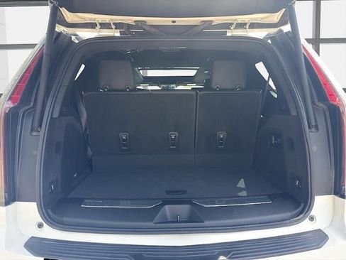 Used 2021 Cadillac Escalade Premium Luxury AWD/4WD image 12
