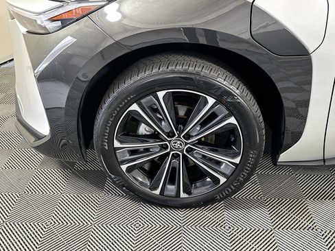 Used 2024 Toyota bZ4X Limited image 11