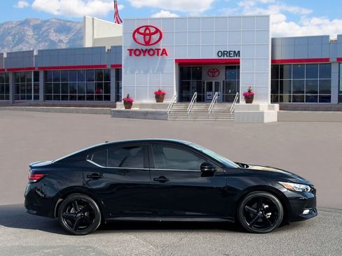 Used 2022 Nissan Sentra SR w/ Midnight Edition FWD image 3
