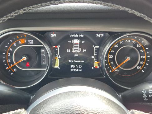 Used 2022 Jeep Wrangler Unlimited Sahara w/ Cold Weather Group AWD/4WD image 23
