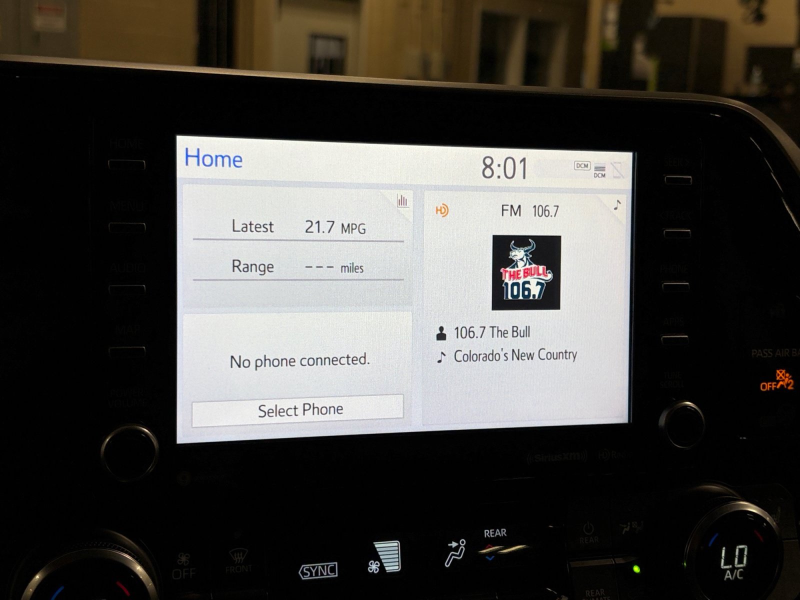 Used 2021 Toyota Highlander XLE AWD/4WD image 25