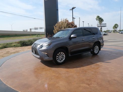 Used 2022 Lexus GX 460 Premium w/ Premium Package image 5