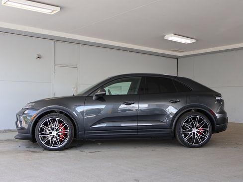 New 2025 Porsche Macan 4S Electric image 2