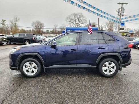Used 2019 Toyota RAV4 XLE image 2