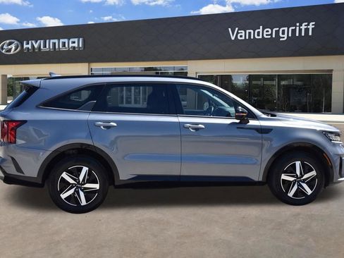 Used 2022 Kia Sorento EX FWD image 6