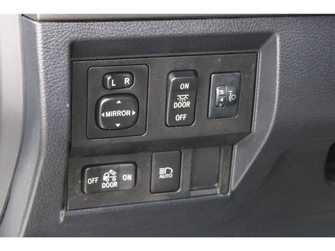 Used 2018 Toyota Tundra SR5 w/ SR5 Upgrade Package RWD image 15