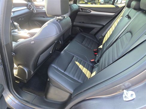 Used 2024 Alfa Romeo Stelvio Veloce image 20