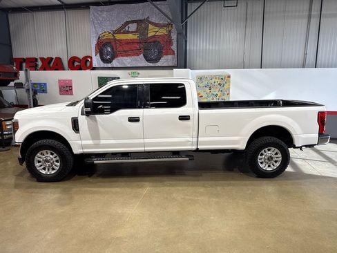 Used 2019 Ford F350 XLT w/ XLT Value Package image 4