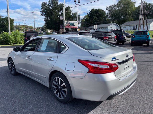 Used 2017 Nissan Altima 2.5 SL w/ 2.5 Technology Package FWD image 5