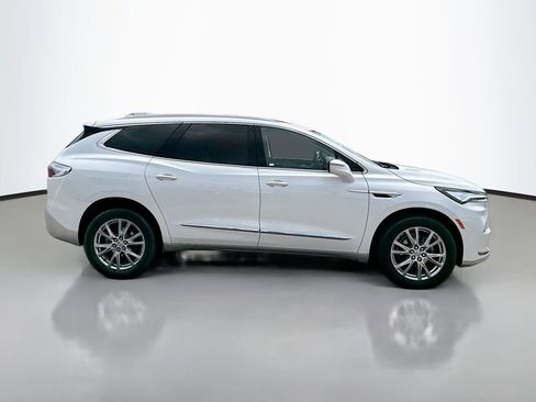 Used 2023 Buick Enclave Essence w/ Experience Buick Package image 8