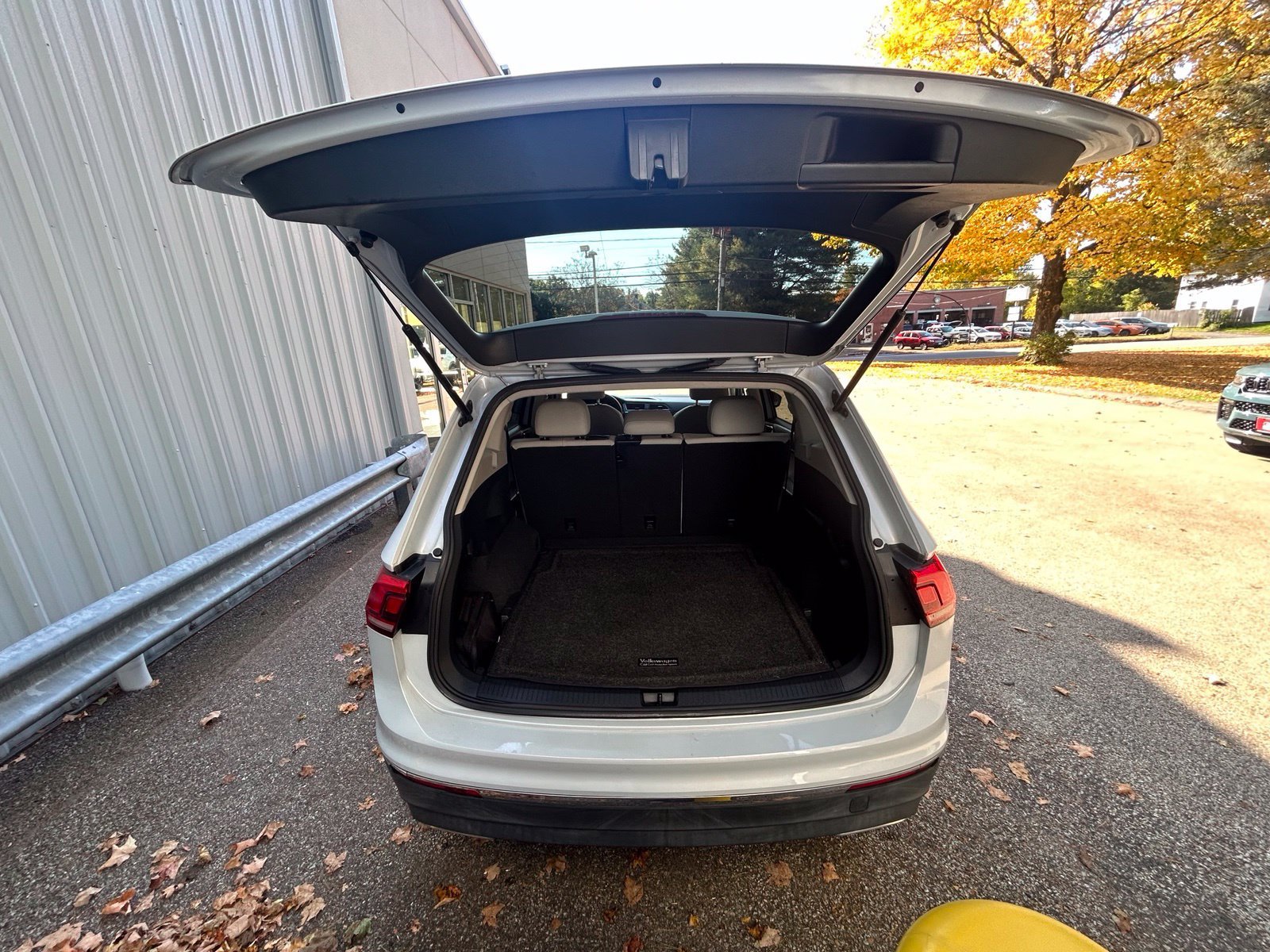 Used 2018 Volkswagen Tiguan SE AWD/4WD image 7