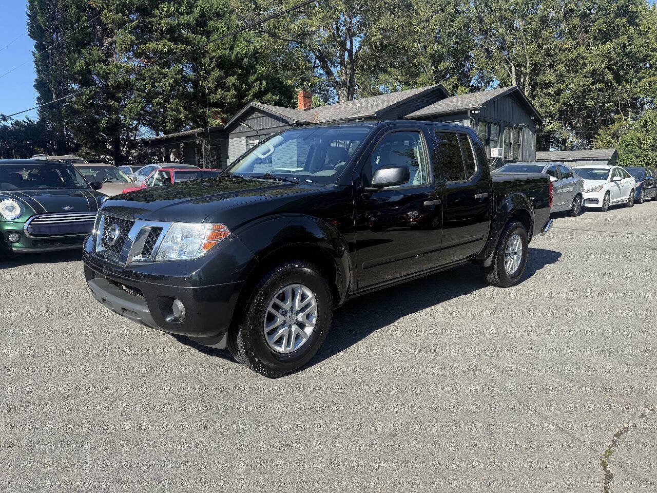Used 2019 Nissan Frontier SV RWD image 2
