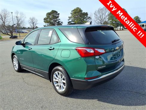 Used 2018 Chevrolet Equinox LS image 3