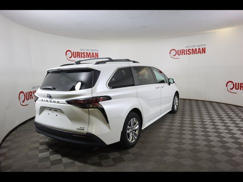 Used 2024 Toyota Sienna XLE w/ XLE Plus Package AWD/4WD image 8