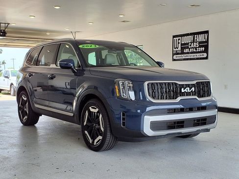 Used 2023 Kia Telluride EX w/ EX Captain's Chair Package FWD image 18