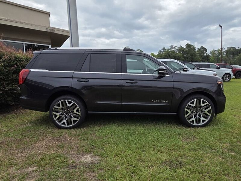 New 2026 Ford Expedition Platinum w/ Platinum Ultimate Package AWD/4WD image 10