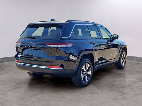 Used 2023 Jeep Grand Cherokee 4WD 4xe image 4