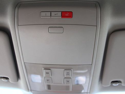 Used 2019 Volkswagen Atlas SE FWD image 24