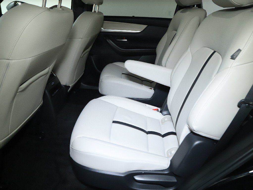 Used 2024 MAZDA CX-90 3.3 Turbo w/ Premium Package AWD/4WD image 15