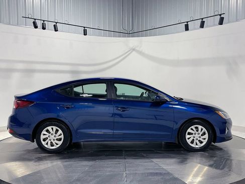 Used 2020 Hyundai Elantra SE w/ Winter Weather Package image 10