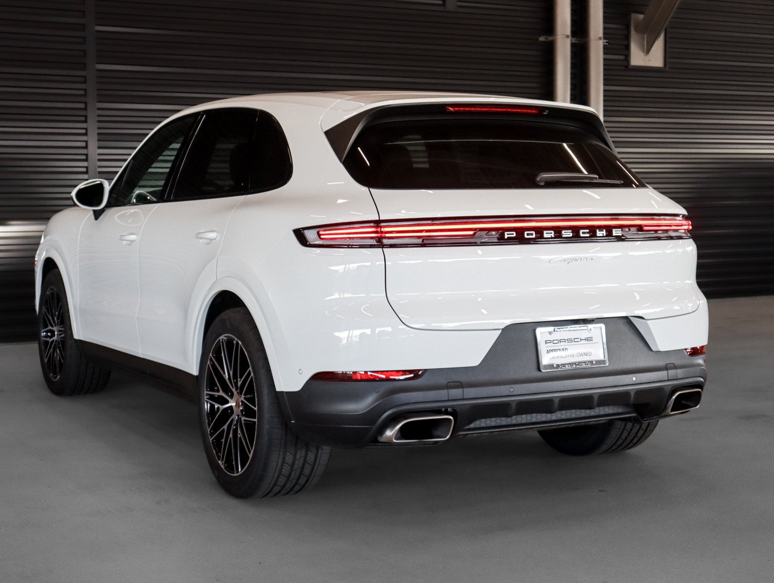 Used 2026 Porsche Cayenne AWD/4WD image 3