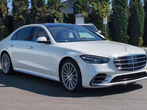 Used 2022 Mercedes-Benz S 580 4MATIC Sedan image 3