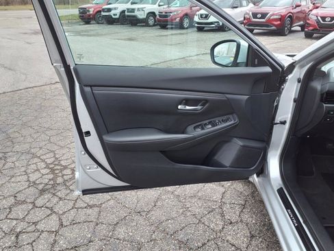 Used 2022 Nissan Sentra SV image 11