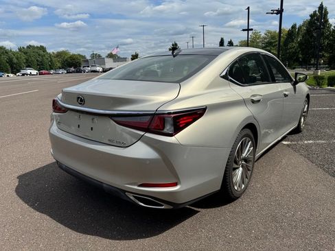 Used 2019 Lexus ES 350 w/ Accessory Package FWD image 4