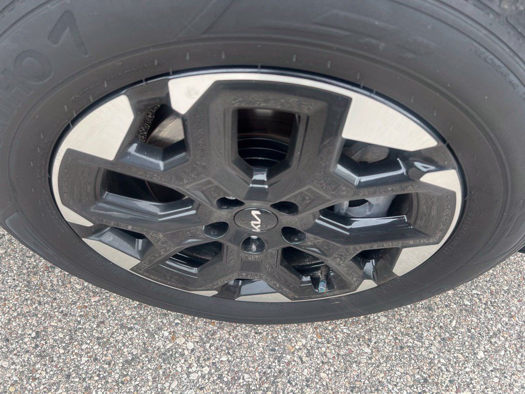 Certified 2024 Kia Sorento S w/ Panoramic Sunroof Package FWD image 36