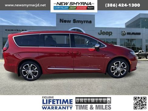 New 2026 Chrysler Pacifica Pinnacle image 2