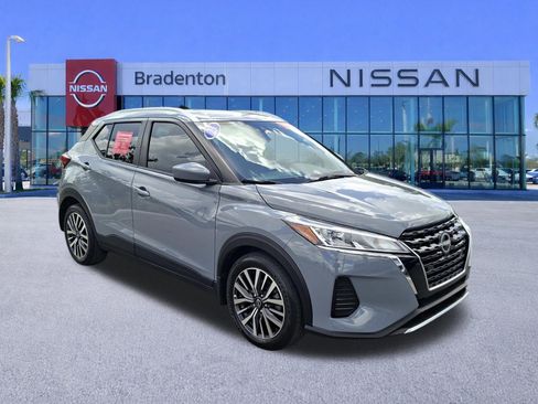 Used 2023 Nissan Kicks SV FWD image 3
