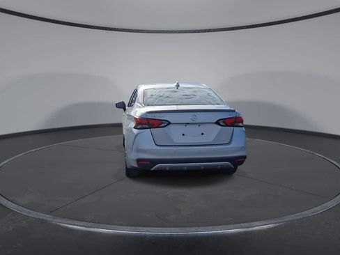 Used 2022 Nissan Versa SR image 7