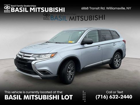 Used 2017 Mitsubishi Outlander ES image 1