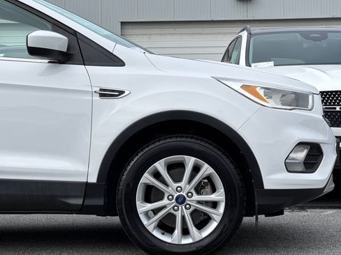 Used 2017 Ford Escape SE AWD/4WD image 33