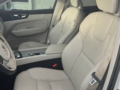 Used 2023 Volvo XC60 B5 Plus AWD/4WD image 10