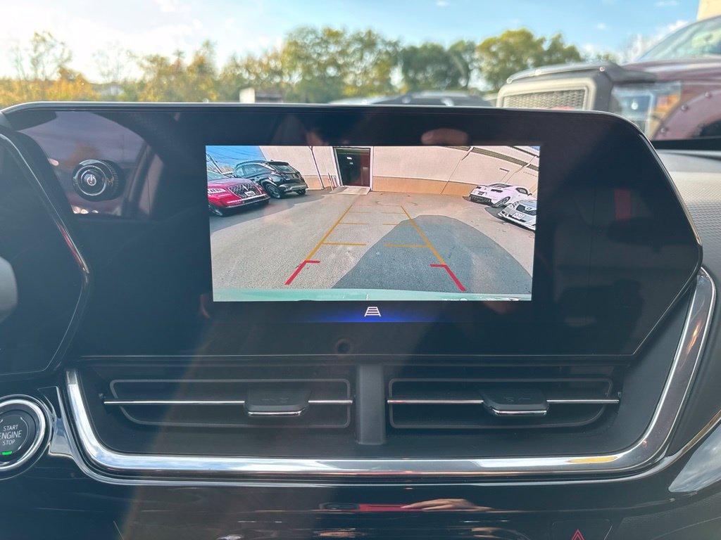 Used 2024 Chevrolet Trax RS FWD image 16