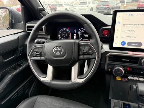 Used 2025 Toyota 4Runner TRD Off-Road Premium image 15