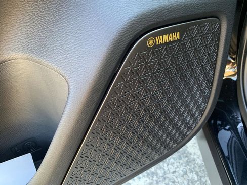 New 2025 Mitsubishi Outlander SE image 8