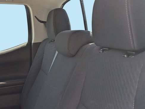 Used 2019 Toyota Tacoma SR5 AWD/4WD image 15