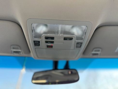 Used 2015 Toyota Avalon Limited image 25