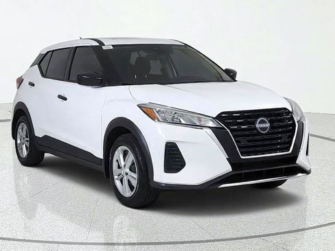 Used 2024 Nissan Kicks S FWD image 1