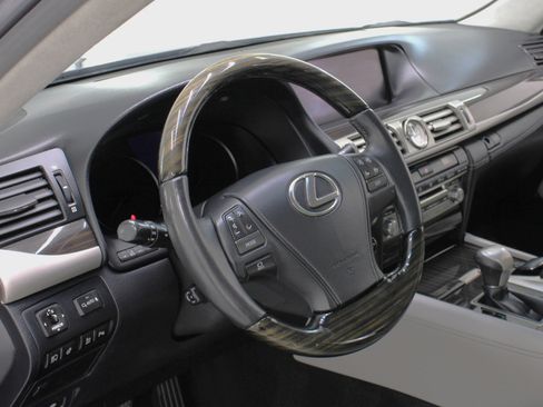 Used 2014 Lexus LS 460 L image 32